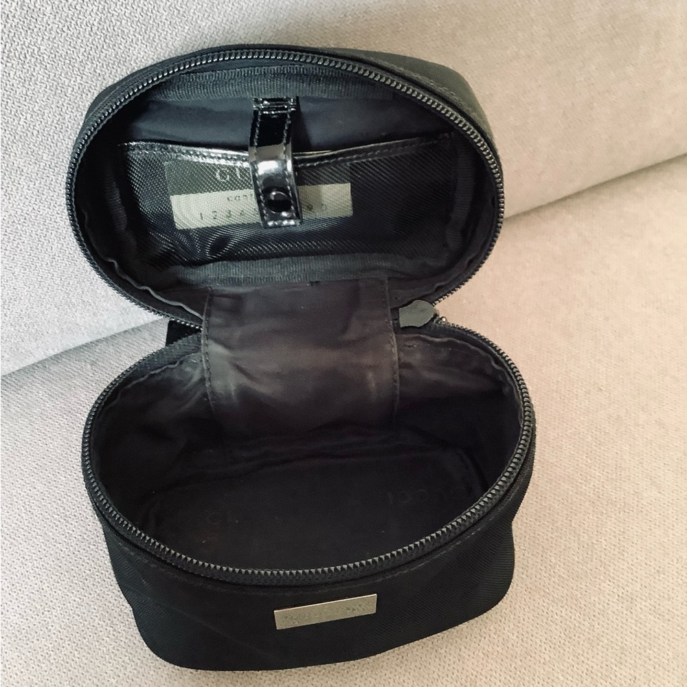Super cute GUCCI vanity/cosmetic bag 💄🕶️🪒 - Picture 10 of 12